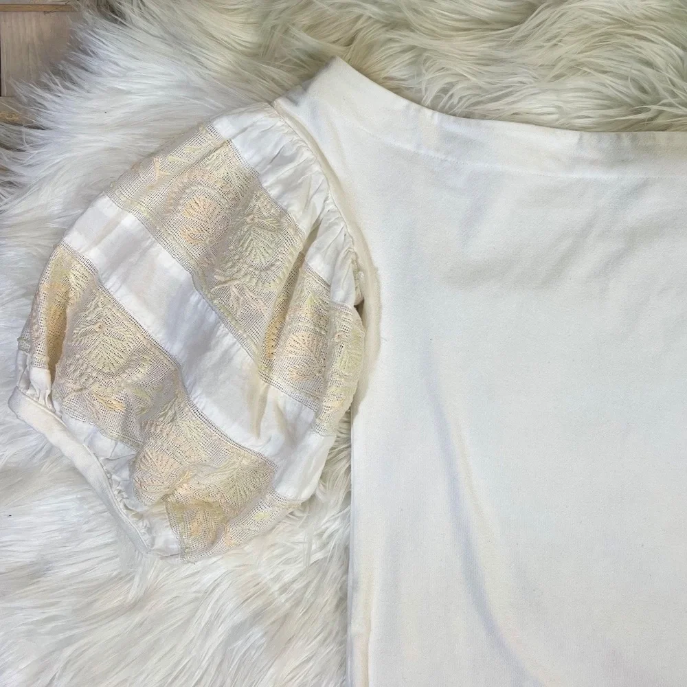 EUC ✵☽Free People☾✵ Embroidered Ivory + Cream Lace Off Shoulder Knit Top | Small